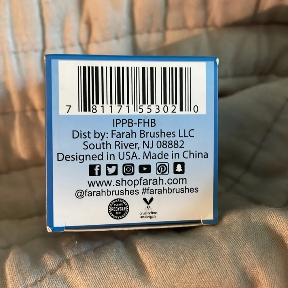 F.A.R.A.H Palm Brush Makeup Brush metallic Aqua